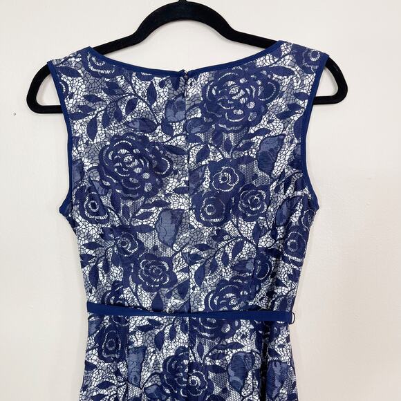 Roz & Ali Floral Lace Fit and Flare Dress Tie Waist Size 6 Navy Blue Sleeveless - Picture 6 of 10